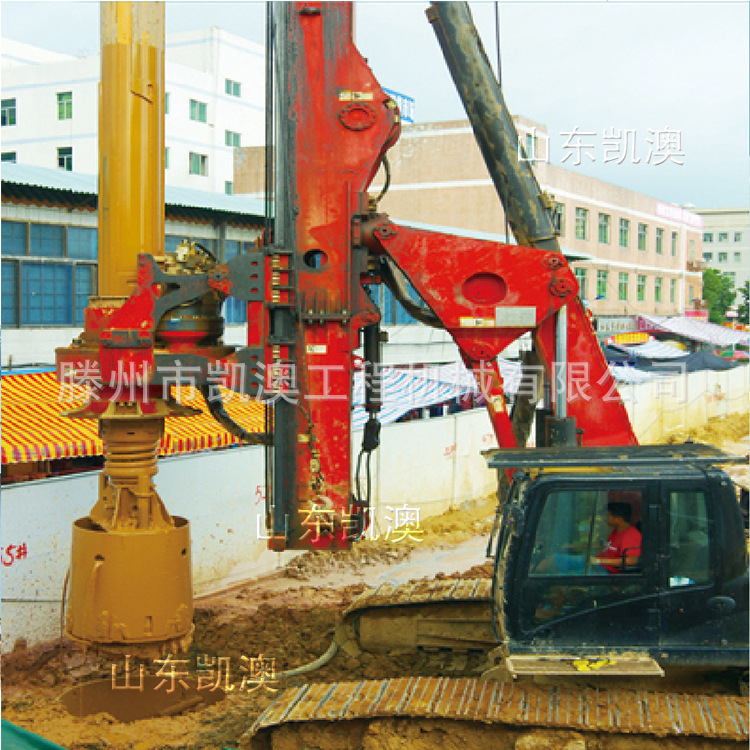 旋挖钻机图片